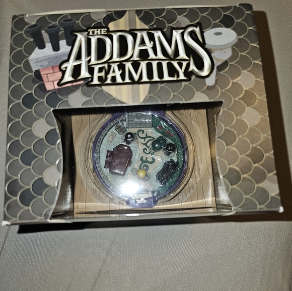 Polly Pocket The Addams Family Collectors Set Mattel Wednesday Morticia Gomez - Picture 4 of 11